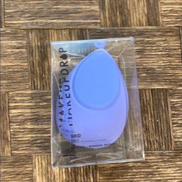 Makeup Drop Hybrid Blending Brush - Picture 2 of 5